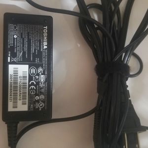 Toshiba AC adapter Model PA3822U-1ACA. 19v --2.37a Laptop Power Supply n Charger